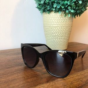 Cat eye squared modern sunglasses